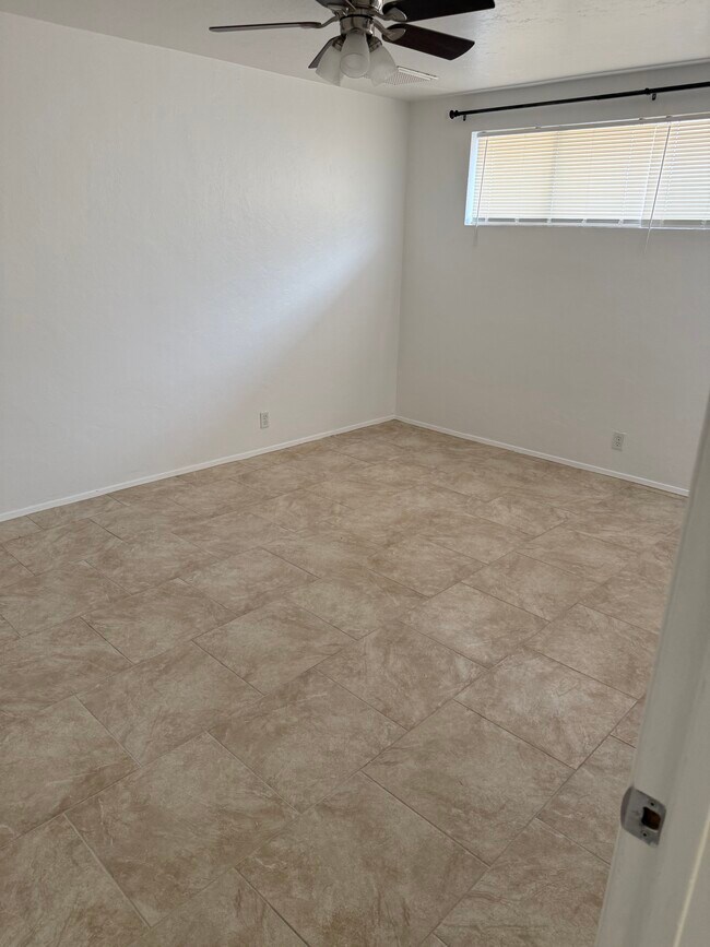 Building Photo - 7234 E Beverly Dr