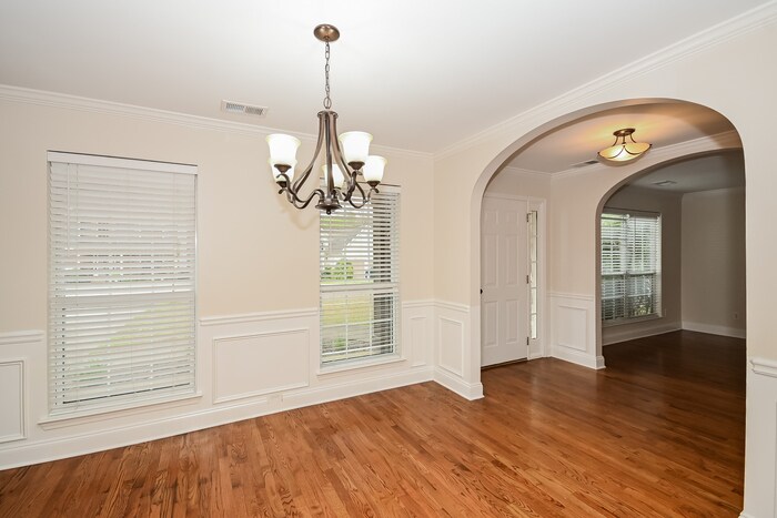Building Photo - 227 Woodcreek Way