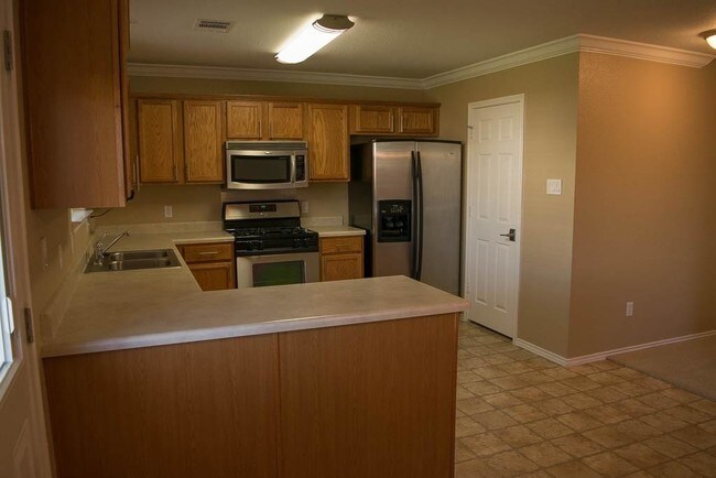 Building Photo - 1708 Darjeeling Dr