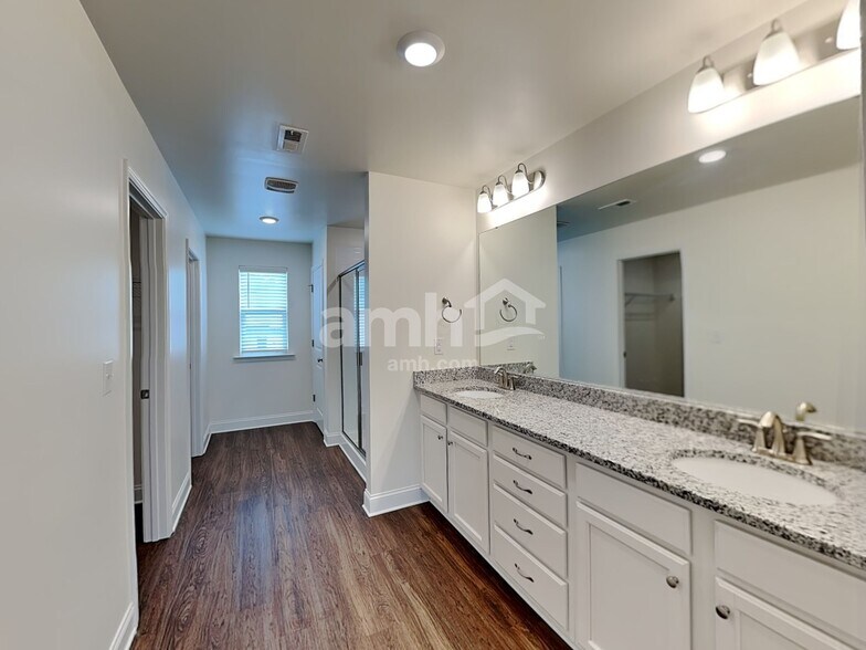 Building Photo - 13006 Wishsong Ct