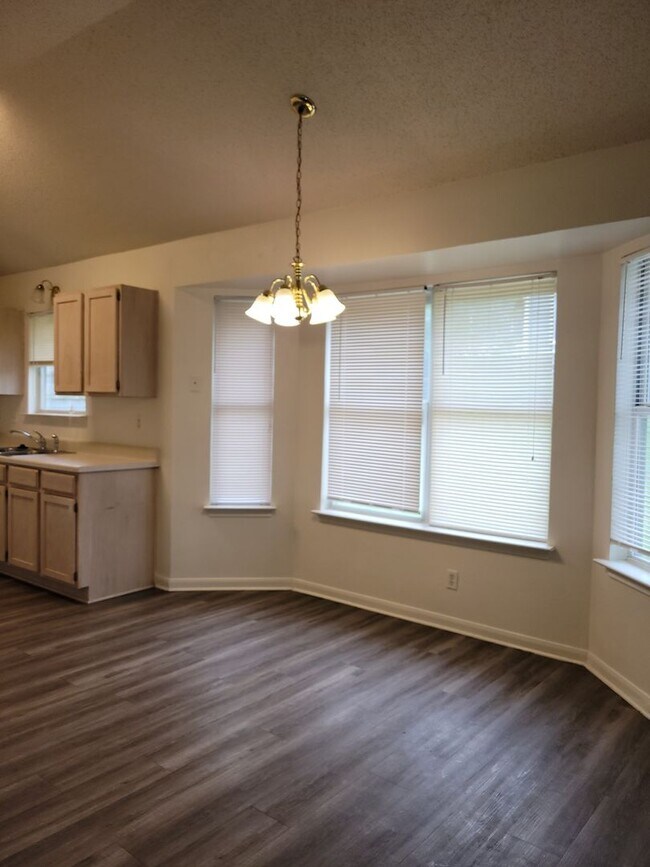 Building Photo - Cute 3bd/2ba pet friendly home in Killeen!