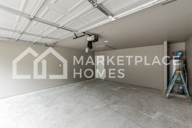 Building Photo - 417 W 20th St