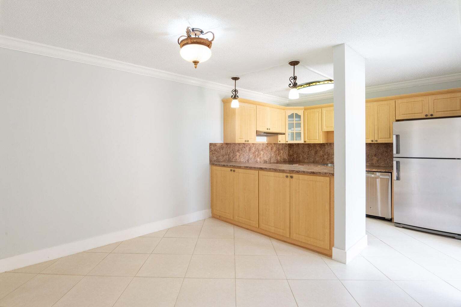 Building Photo - 1700 Embassy Dr