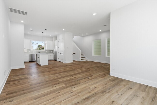 Building Photo - 9405 D Hammerly Boulevard Unit B