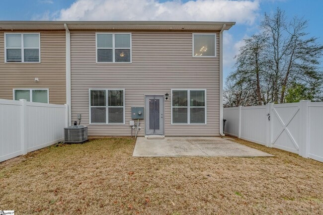 Building Photo - 218 Reynard Trl