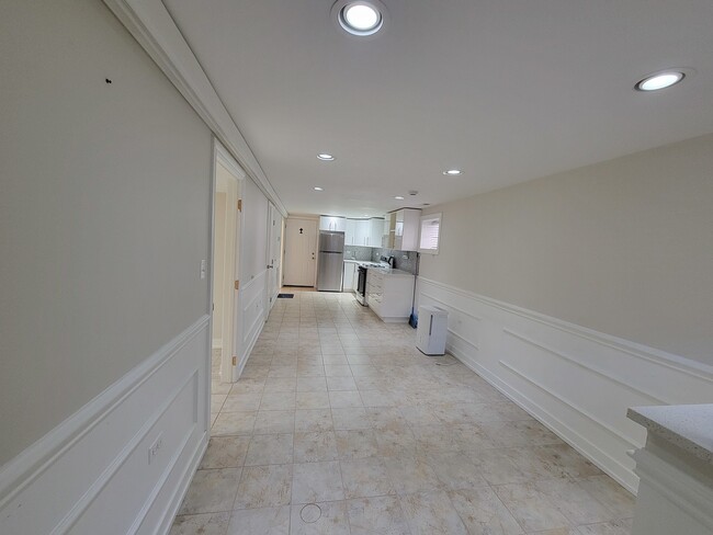 Building Photo - 3648 W George St