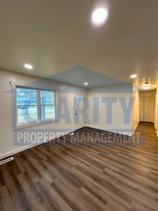 Building Photo - Three bedroom ranch-style home!