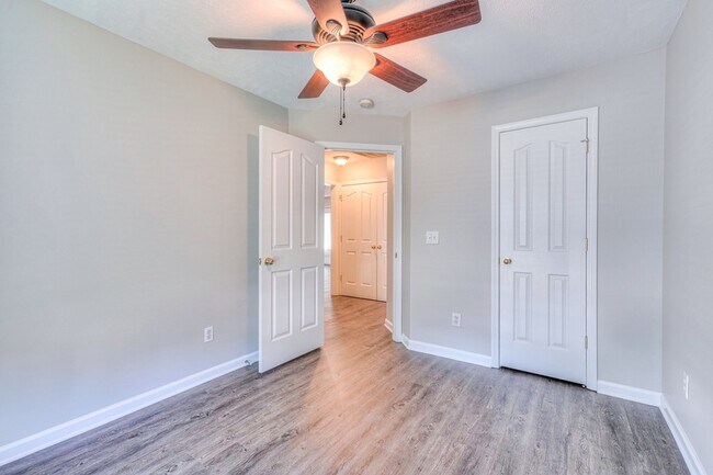 Building Photo - 1419 Colyn Avenue