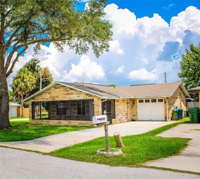 Primary Photo - 968 Sunshine Way SW