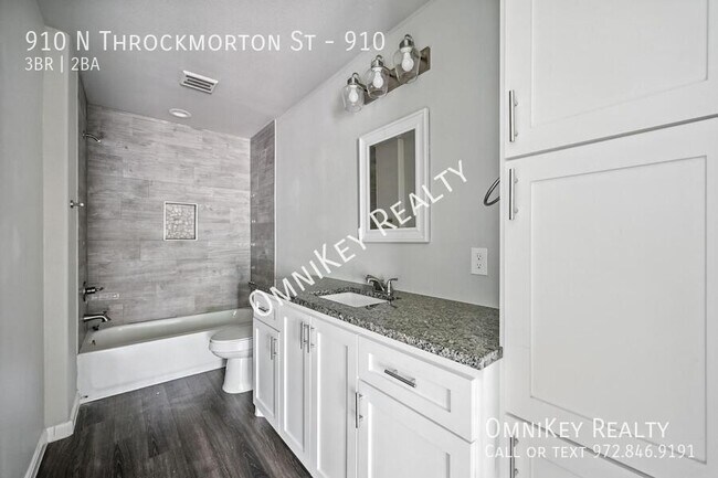 Building Photo - 910-914 N Throckmorton St