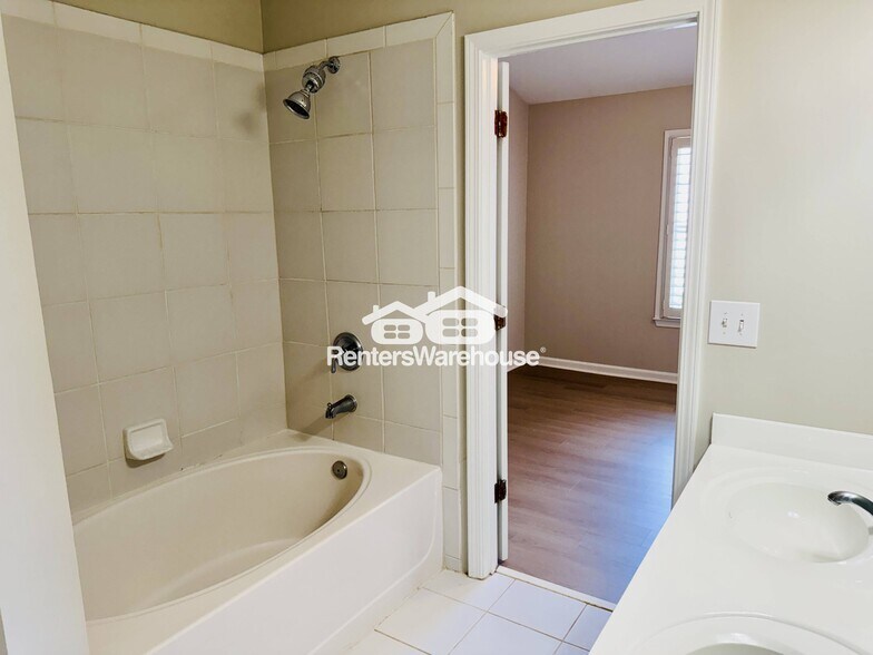 Building Photo - 1047 Prestwyck Ct