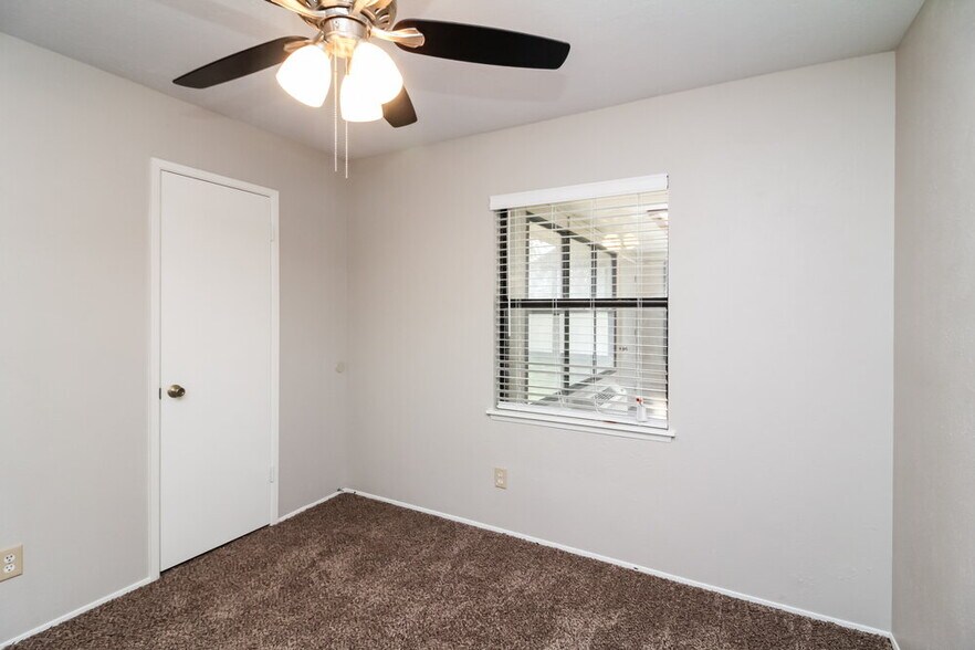Building Photo - 4221 Sweetgum Way