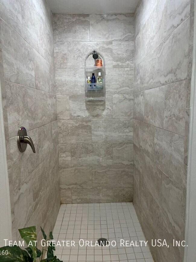 Building Photo - 197 Maple Dr