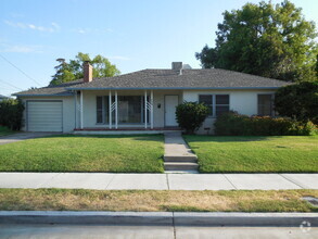 Building Photo - 3 Bedroom / 1 Bath Atwater House