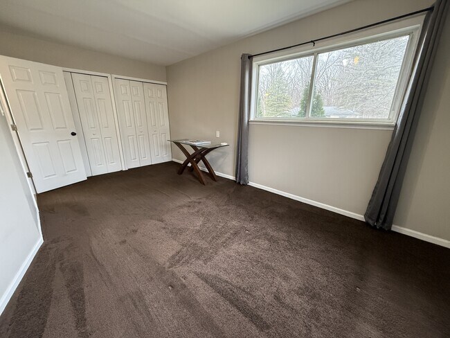 Building Photo - 1948 Henbert Rd