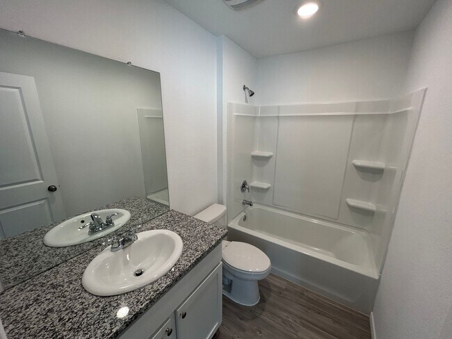 Building Photo - *MOVE IN SPECIAL* Rare Find: Affordable 3BR Ready for Immediate Move-In- Apartment-Style Living W...