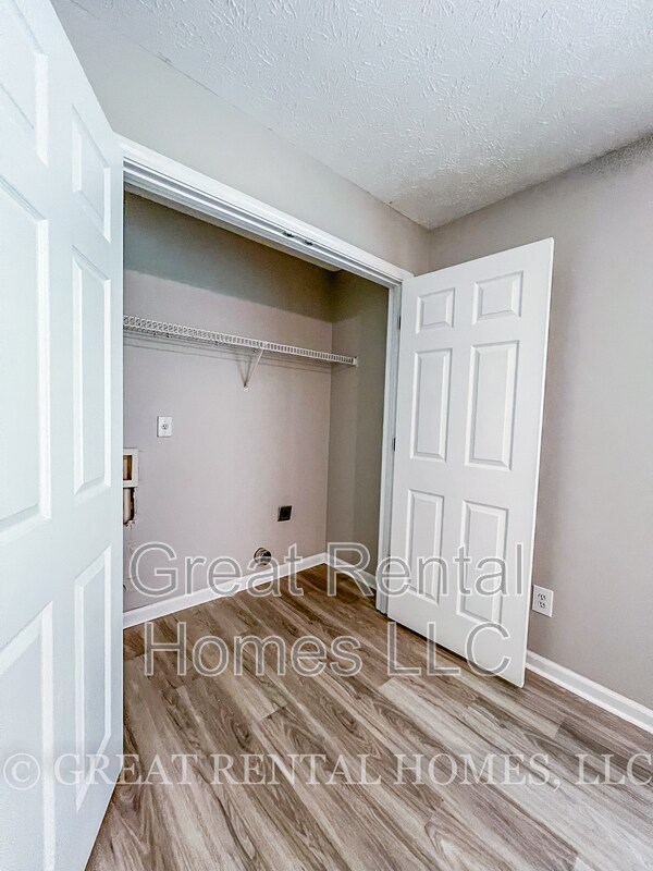 Building Photo - 26 Fairhaven Dr