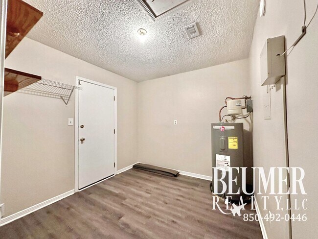 Building Photo - 2292 Sparrow Ln