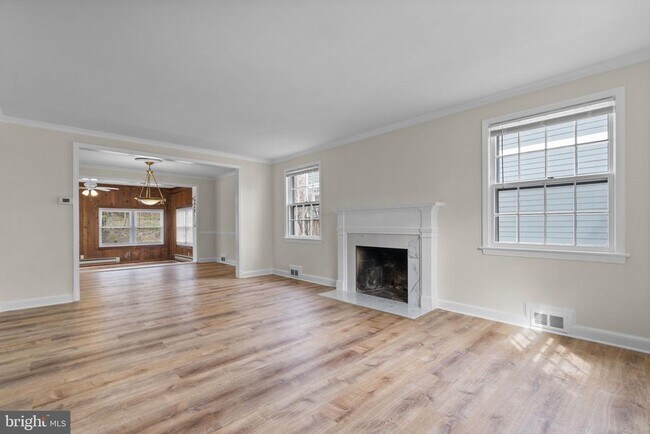 Building Photo - 5617 Knollwood Rd