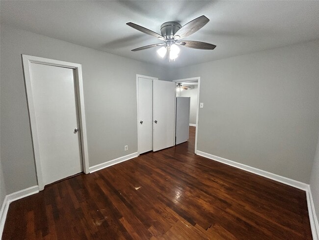 Building Photo - 4207 Mt Vernon St