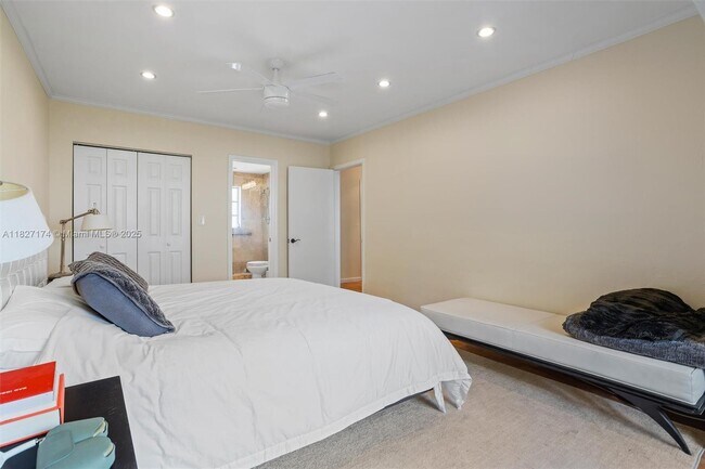 Building Photo - 7508 SW 58th Ave