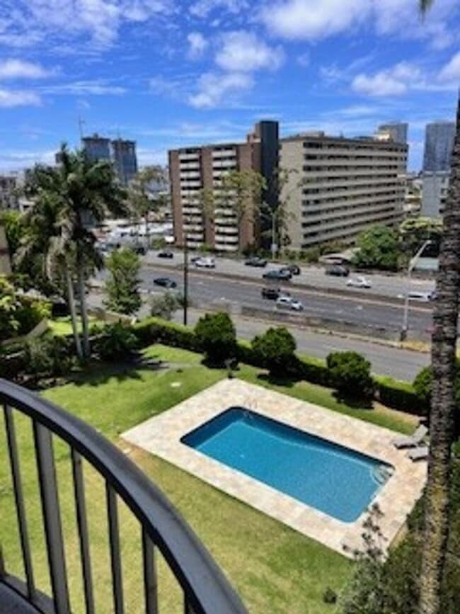 Building Photo - 2-Bedroom, 2-Bath Condo for Rent at Surfview