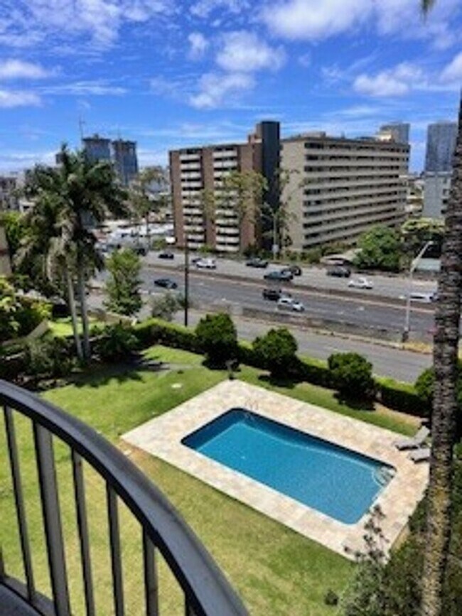 Primary Photo - 2-Bedroom, 2-Bath Condo for Rent at Surfview