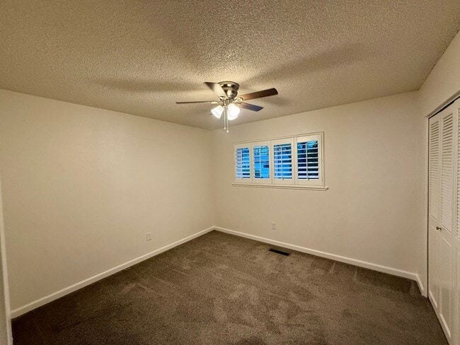 Building Photo - Conveniently located single story home!