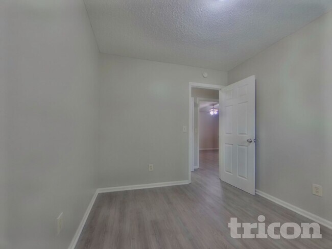 Building Photo - 424 Westridge Rd