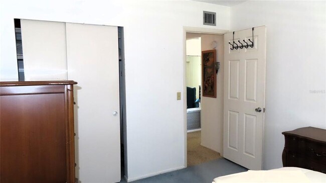 Building Photo - 2457 Ecuadorian Way