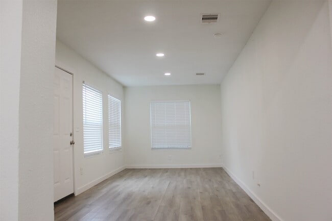 Building Photo - 5310 Randon Rd