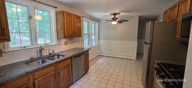 Building Photo - 3 Bedroom, 1.5 bath Condex in North Londonderry