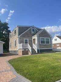 Building Photo - 918 10th St