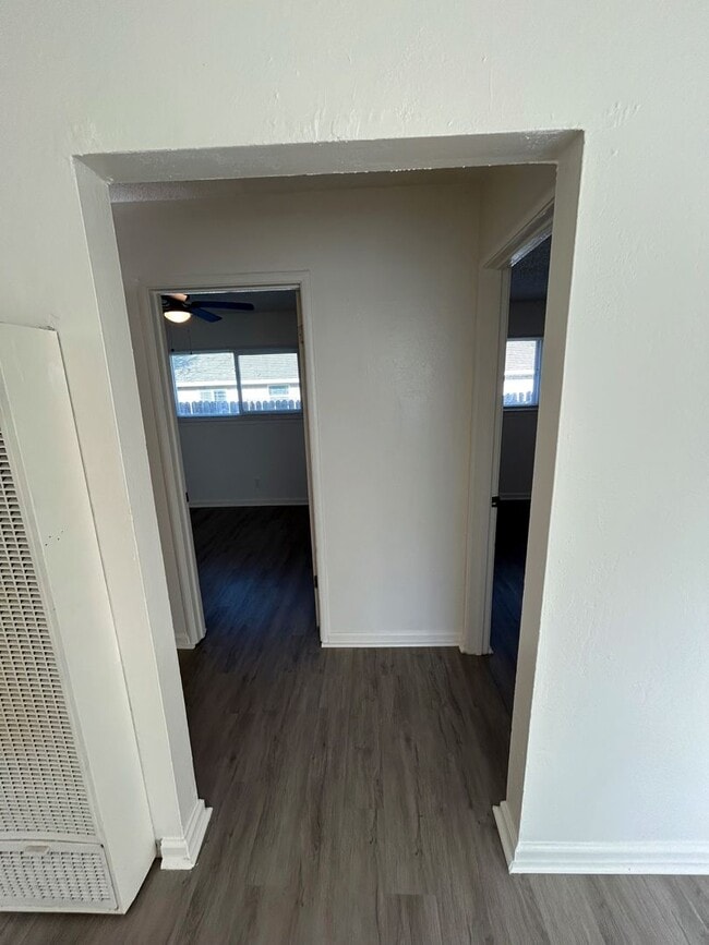 Building Photo - Newly updated cottage-style unit close to shopping and Upper Bidwell!