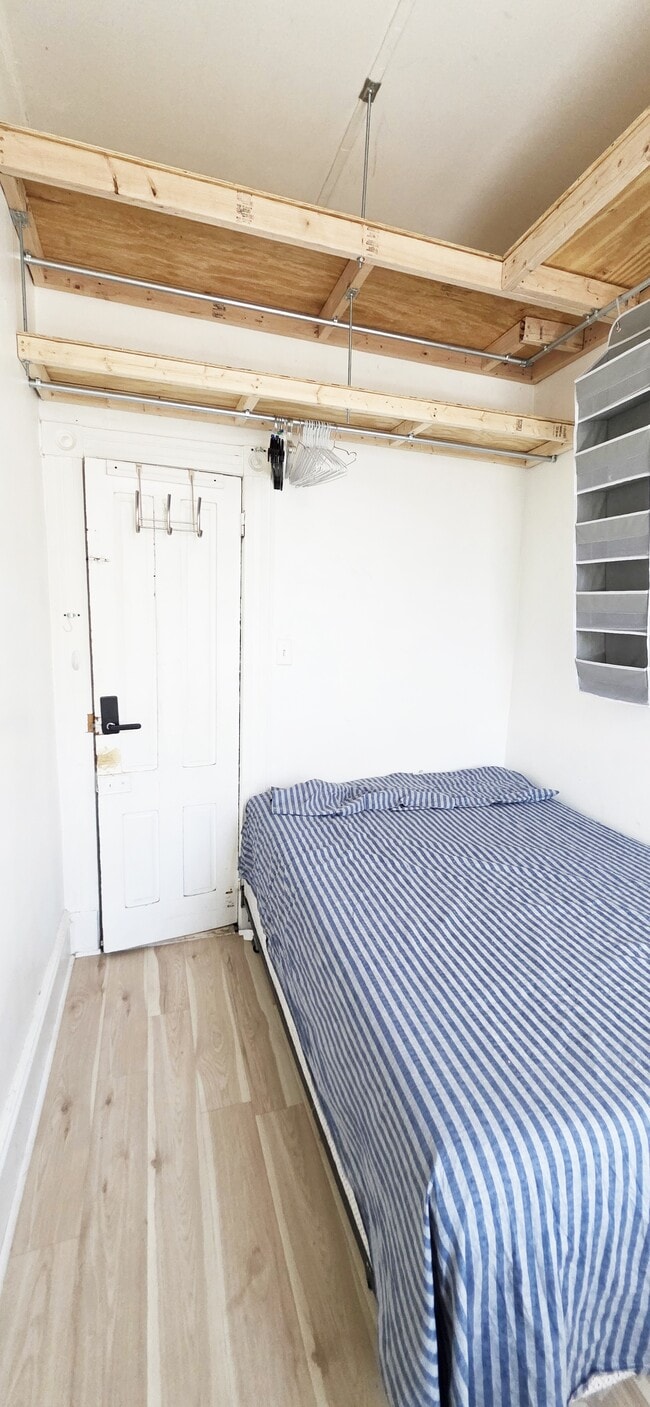 Building Photo - 70 Weirfield St