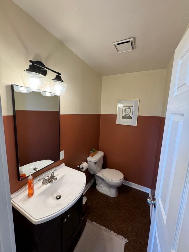 Building Photo - Coming soon! Stylish 3 Bedroom 1.5 Bathroo...