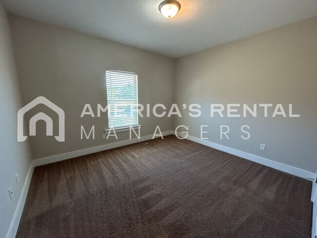 Building Photo - 15597 Crimson Rdg Cir