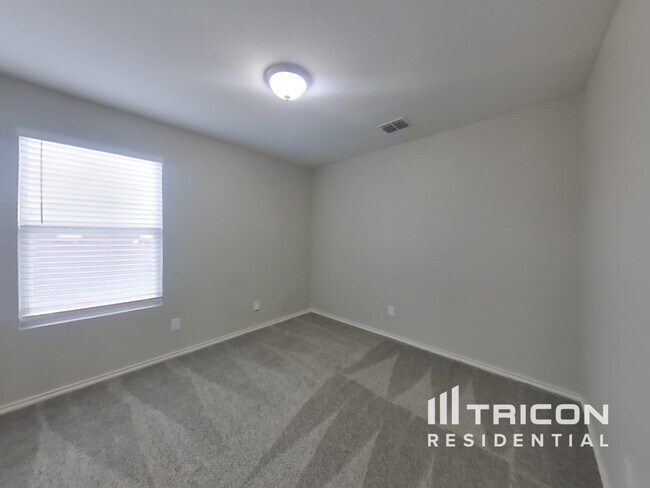 Building Photo - 2511 Sunset Bend