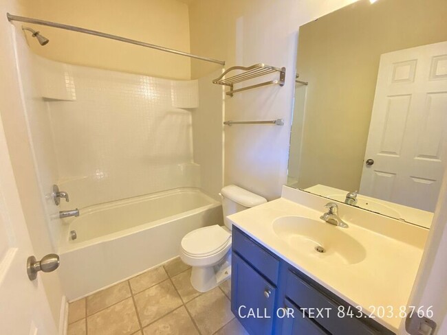 Building Photo - Available Now! Explore this Spacious 3-bed...