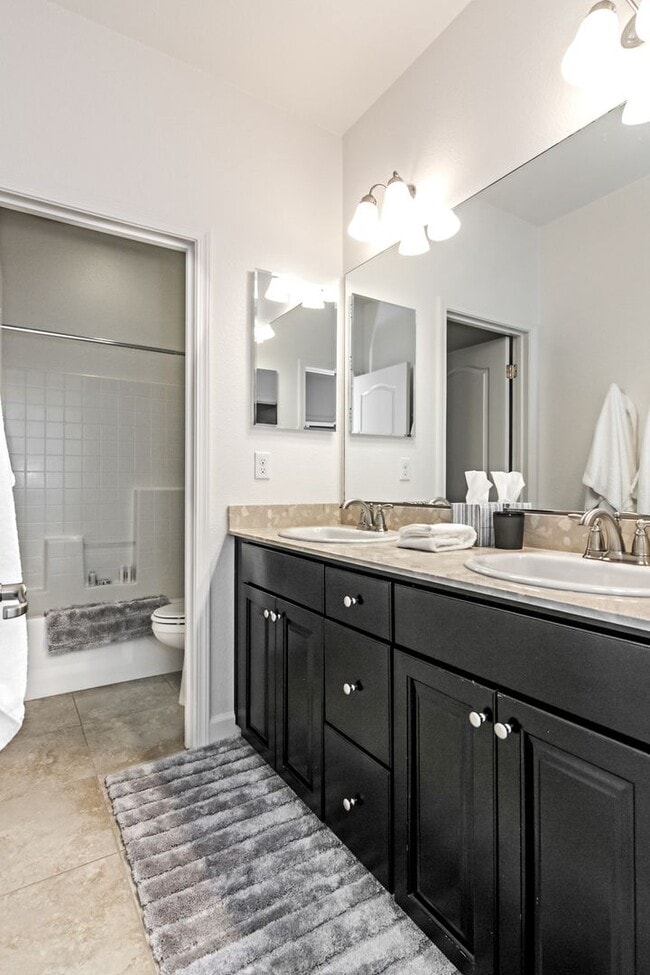 Building Photo - 10615 Brittany Park Dr