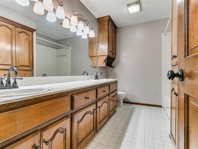 Building Photo - 1117 NW 198th St