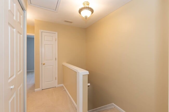 Building Photo - Beautifully Maintained Home!