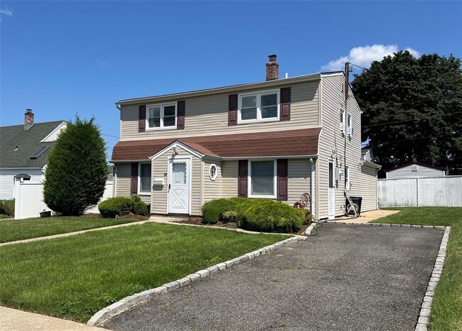 Primary Photo - 30 Castle Ln