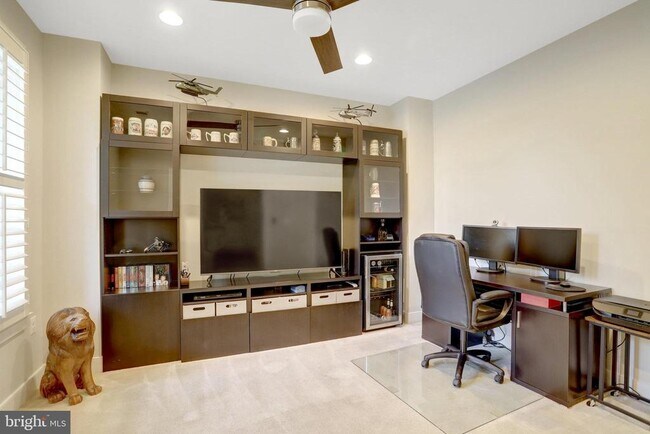 Building Photo - 2004 Potomac Ave