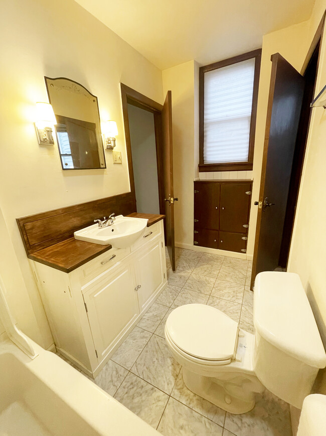 Bathroom is "Jack & Jill" with bedrooms - 2428 S Harrison St