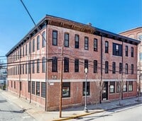 Building Photo - 548 Roosevelt Ave
