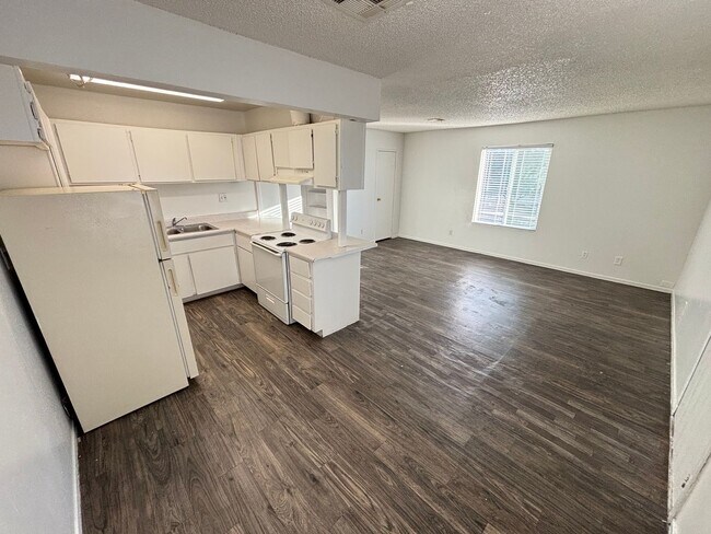 Building Photo - 147 Westminster Way