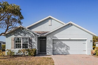 Building Photo - 449 SW 19th St