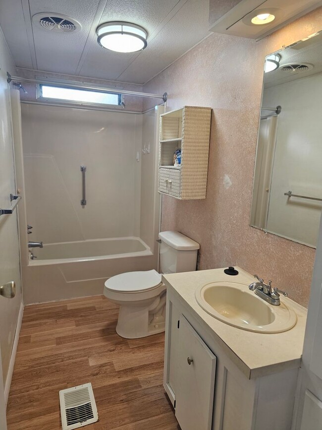 Building Photo - NICE & LARGE!  2 BEDROOM / 2 BATH MANUFACTURED HOME (55 + COMMUNITY - EAST ORLANDO)