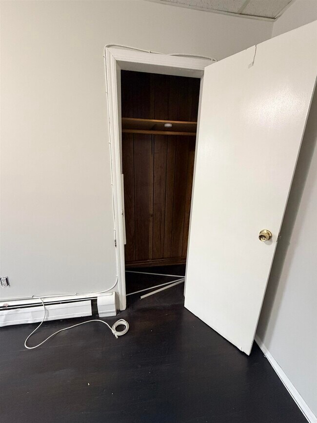 Building Photo - 213 Webster Ave